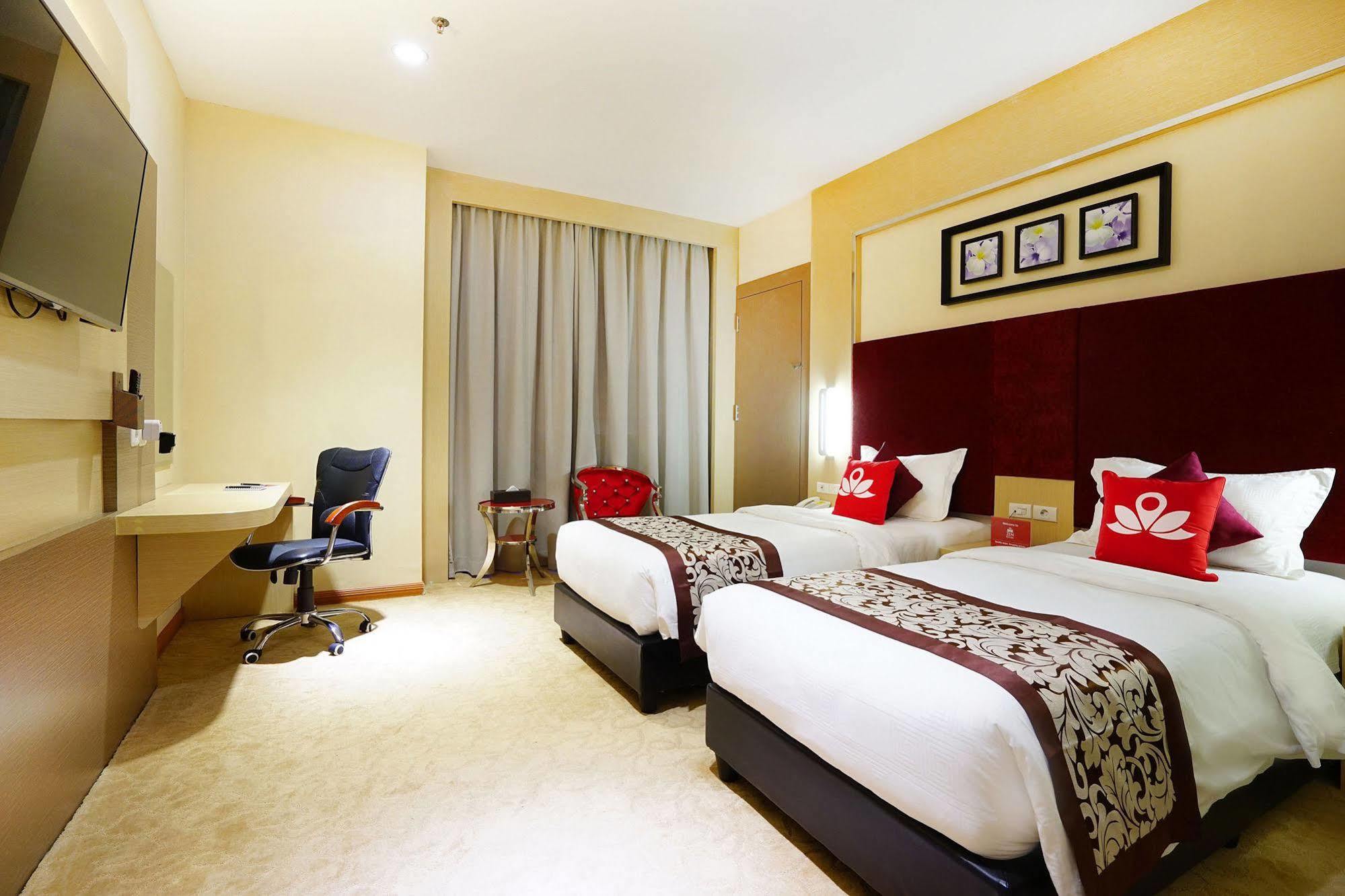 Zen Rooms Near Bcs Mall Penuin Batam Exteriör bild