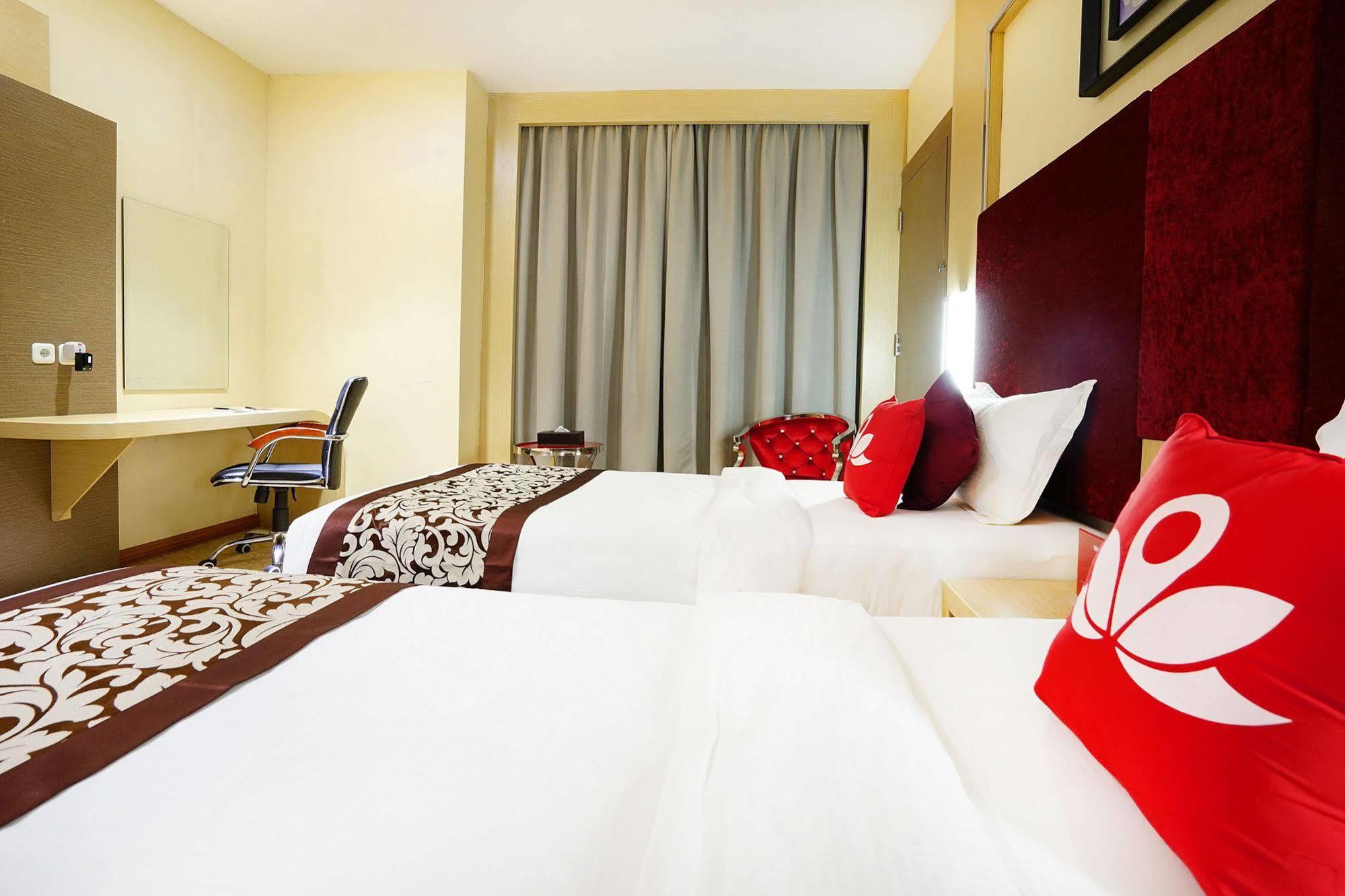 Zen Rooms Near Bcs Mall Penuin Batam Exteriör bild