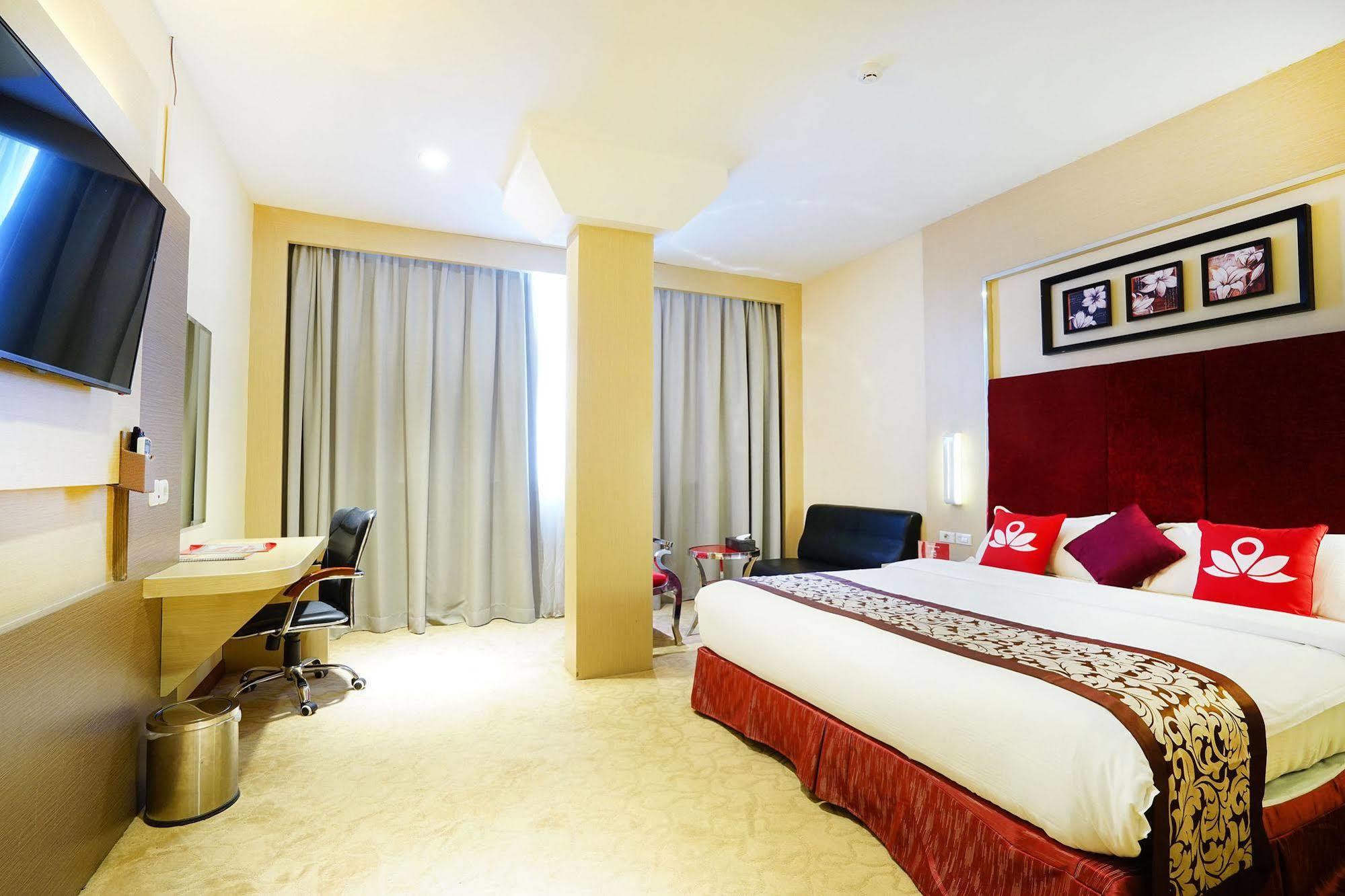 Zen Rooms Near Bcs Mall Penuin Batam Exteriör bild
