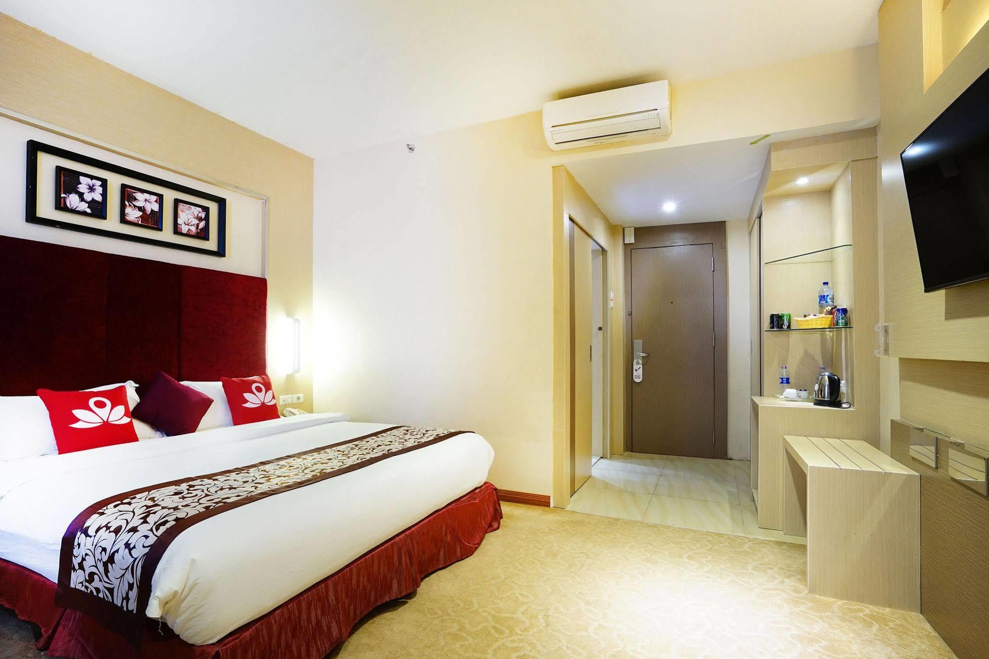 Zen Rooms Near Bcs Mall Penuin Batam Exteriör bild