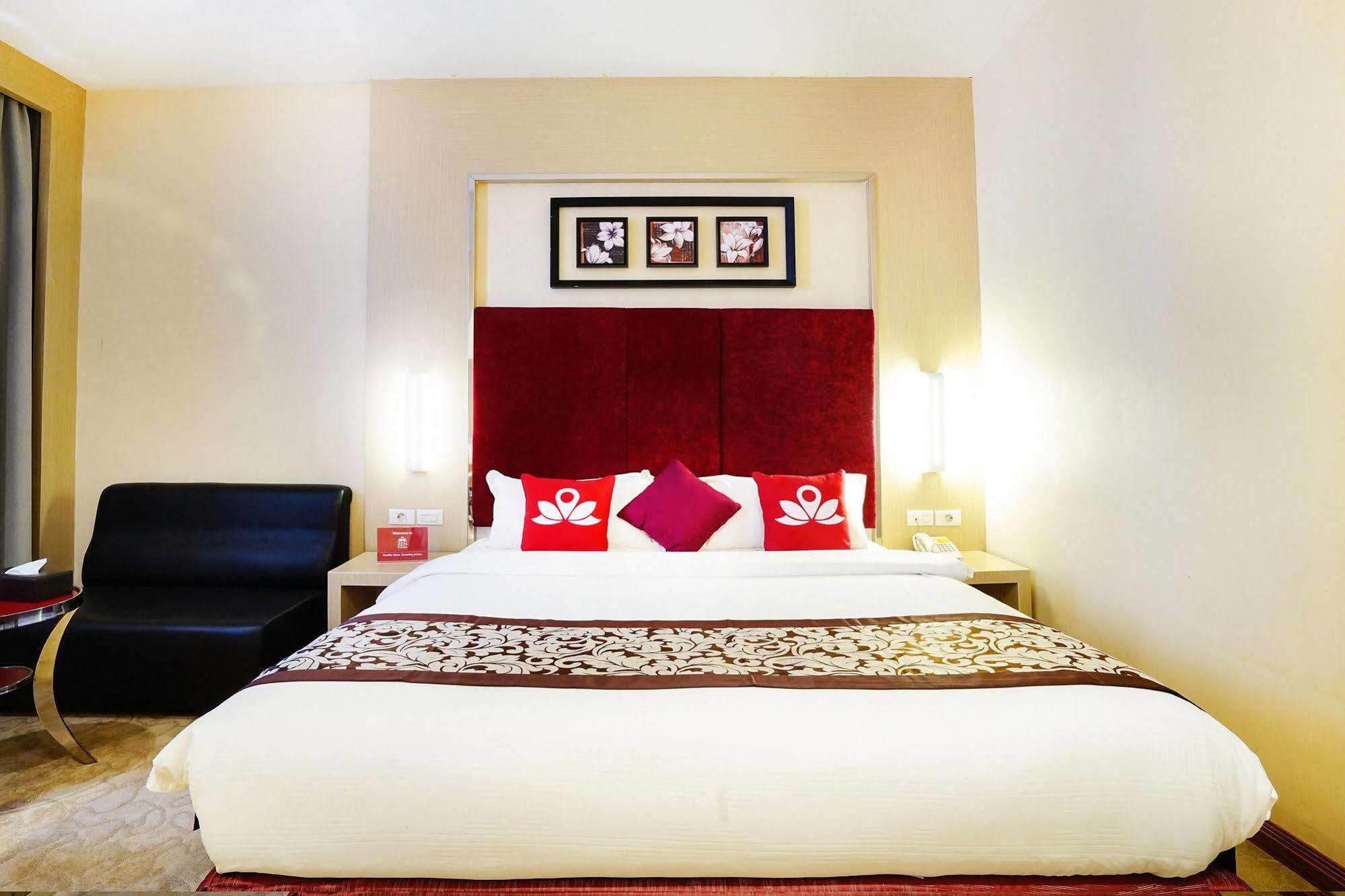 Zen Rooms Near Bcs Mall Penuin Batam Exteriör bild